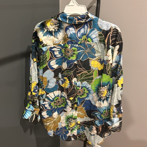 Johnny was 100% Ramie button down - Picture 2 of 2